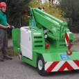 Walk behind mini crane JMG MC25
