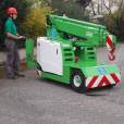 Walk behind mini crane JMG MC25