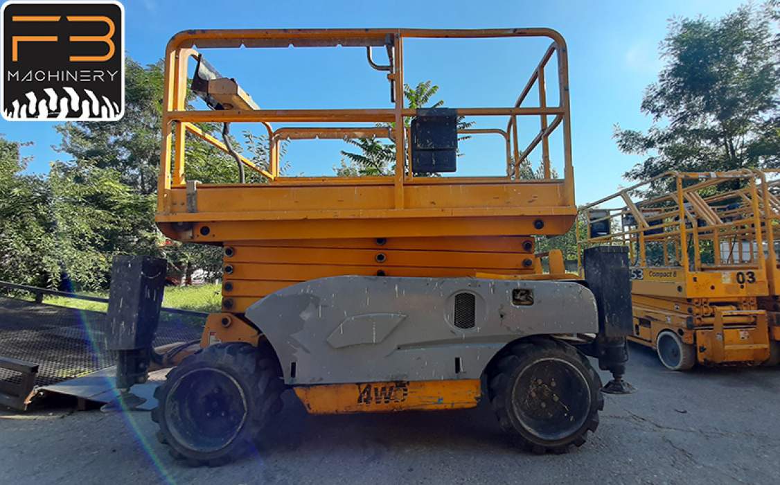 Diesel scissor lift Haulotte Compact 12 DX Nr. 101 - Second hand