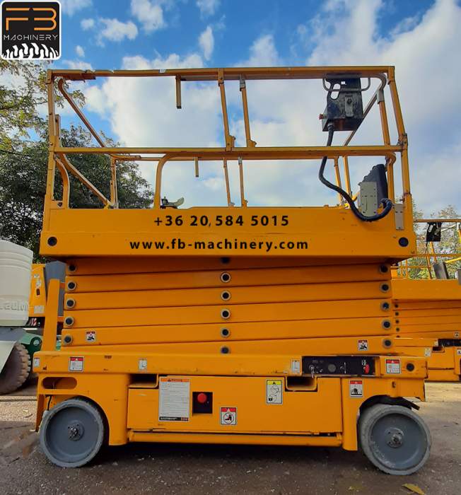 Electric scissor lift Haulotte Compact 14 Nr. 195