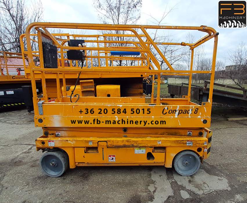 Electrical scissor lift Haulotte Compact  8 second hand lift Nr. 107