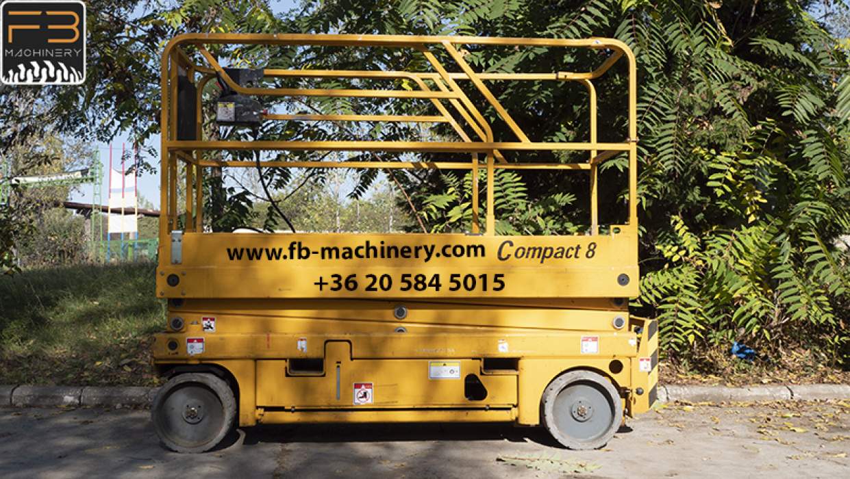 Haulotte Compact 8 Second hand scissor lift Nr.111